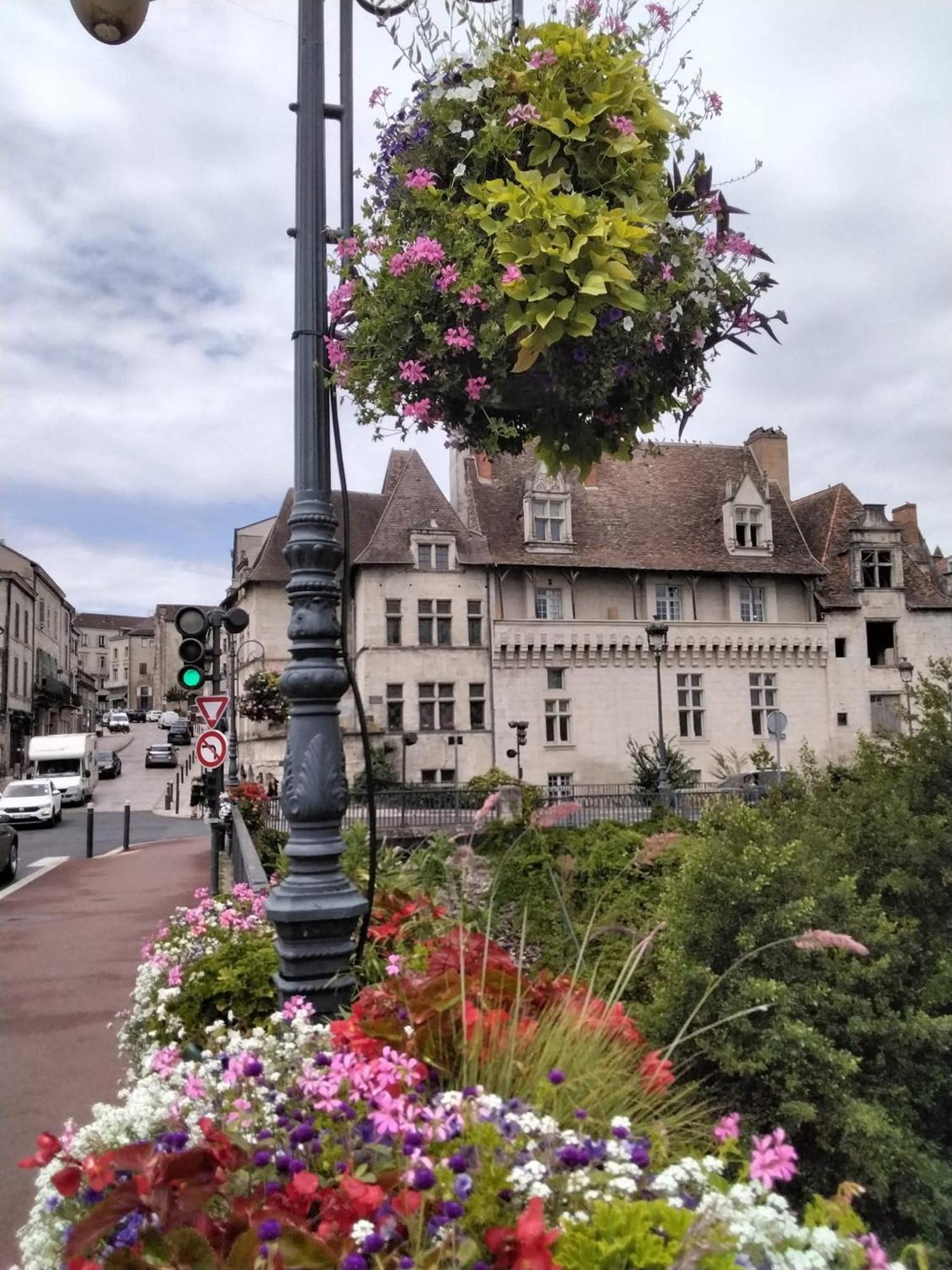 Logis 8 St Front Gite Urbain Perigueux Périgueux Exterior foto